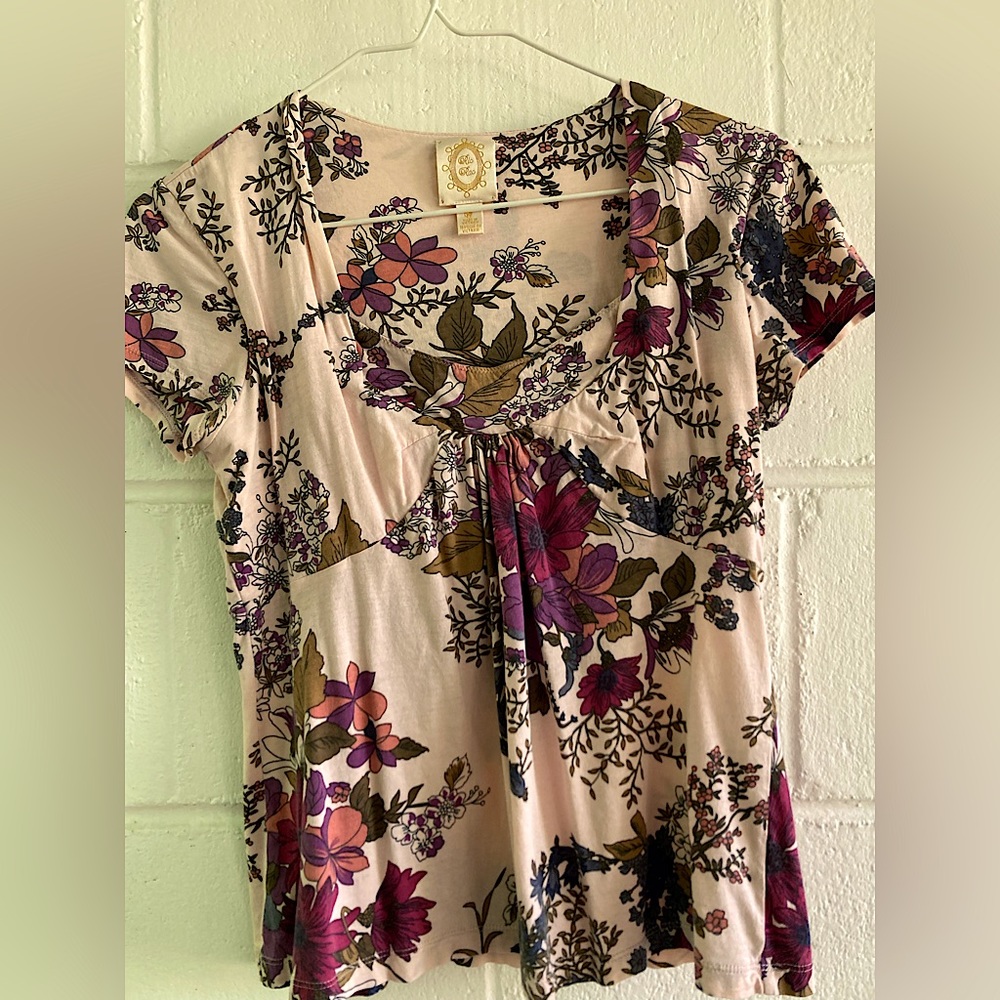 Anthropologie Ric Rac floral shirt in cream, w/colorful designs.
